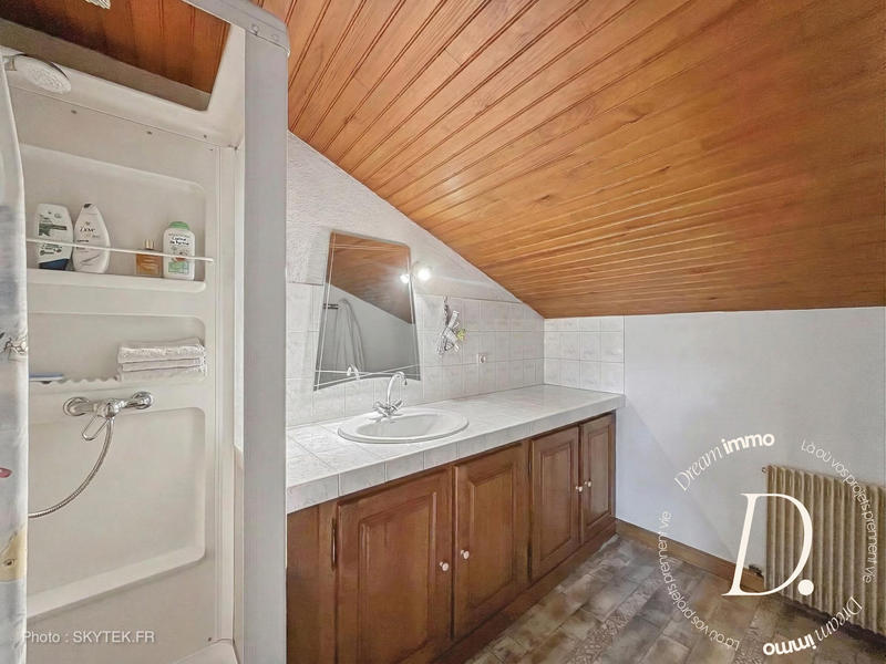 Maison - 280 m² - 6 pièces