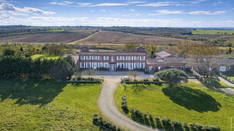 Maison de maîtres - 450 m² - 6 pièces