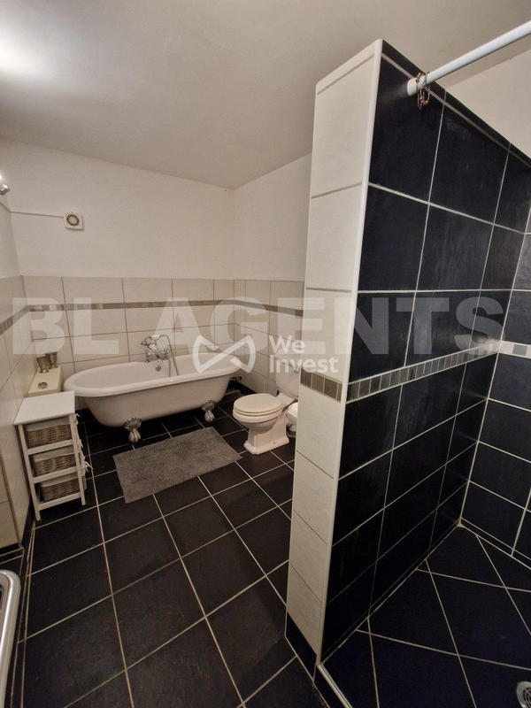 Maison - 200 m² - 8 pièces