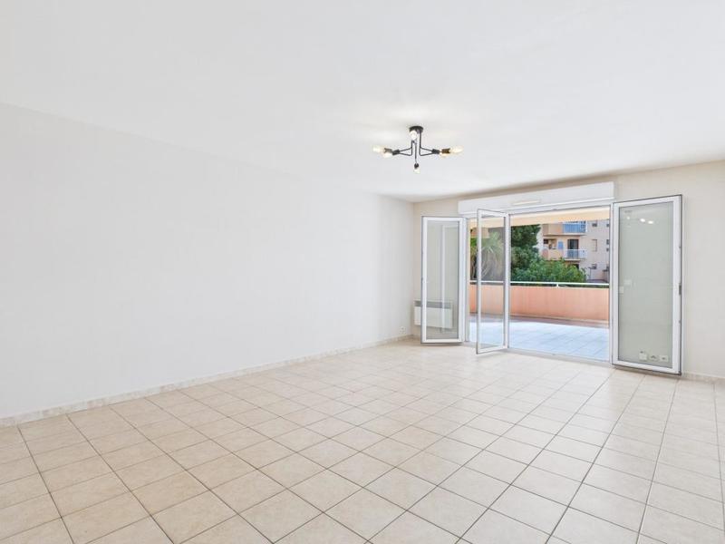 Appartement - 79 m² - 3 pièces