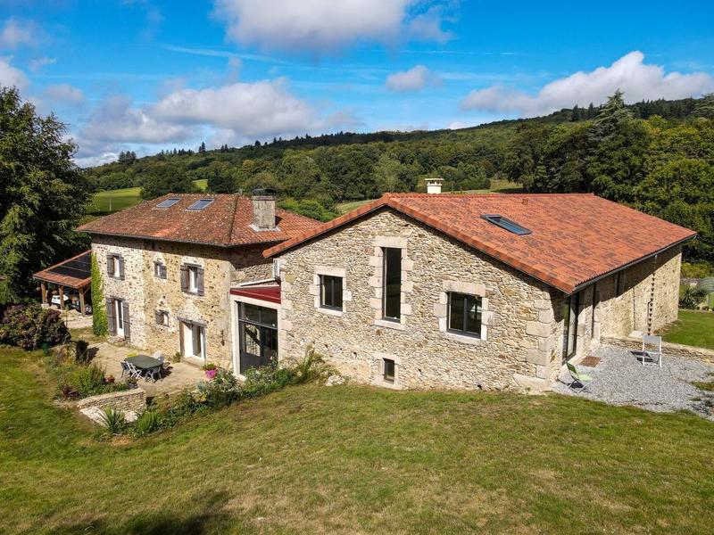 Propriété - 308 m² - 12 pièces