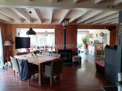 Maison de bois - 201 m² - 8 pièces