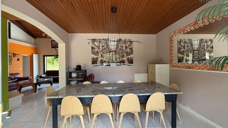 Maison - 180 m² - 7 pièces