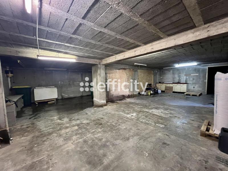 Maison - 830 m² - 14 pièces