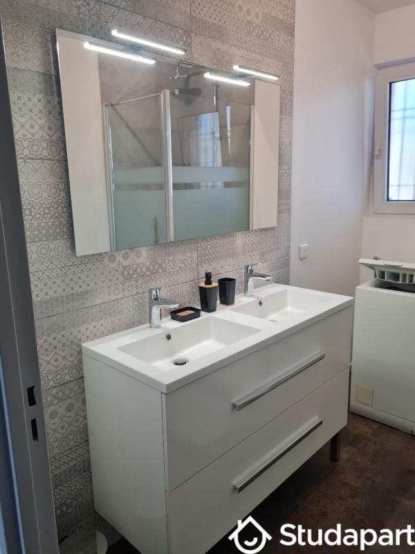 Chambre - 12 m² - 1 pièce