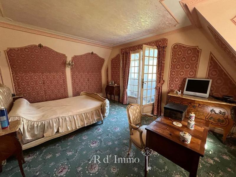 Demeure - 195 m² - 8 pièces