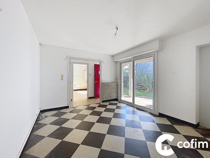 Maison traditionnelle - 180 m² - 7 pièces