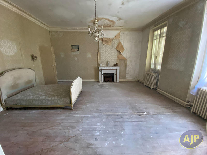 Maison - 375 m² - 13 pièces