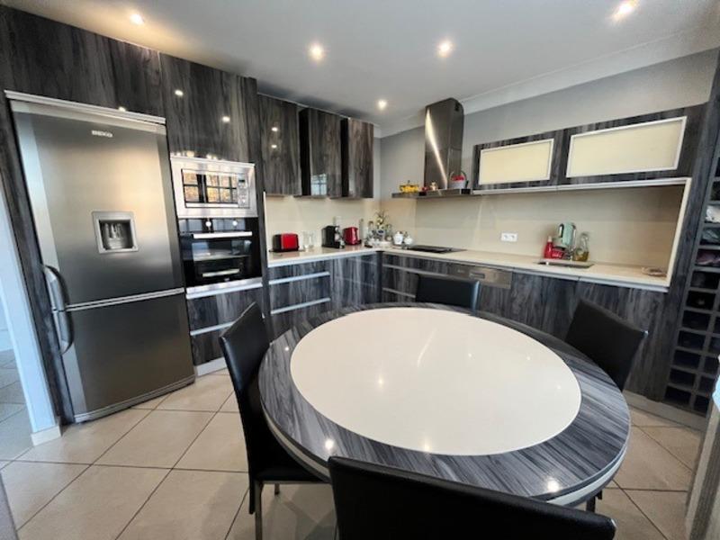 Maison - 180 m² - 6 pièces