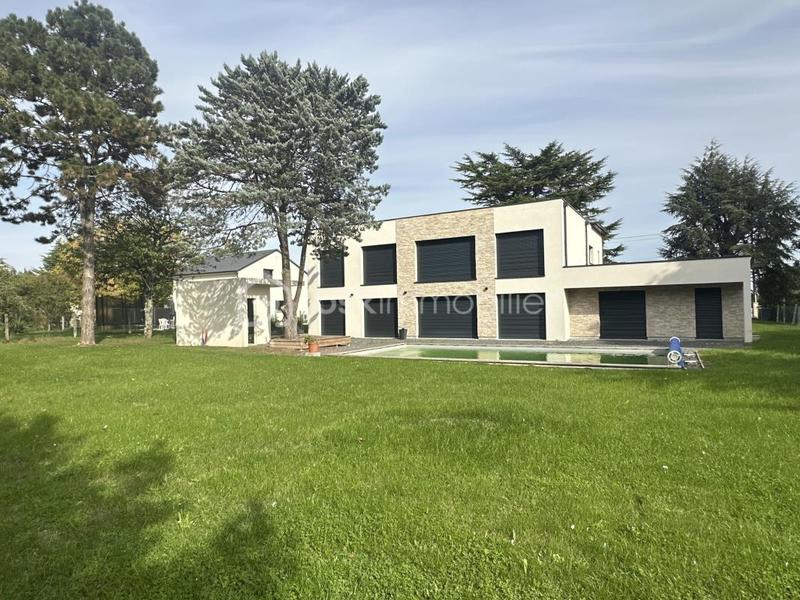 Maison - 293 m² - 7 pièces