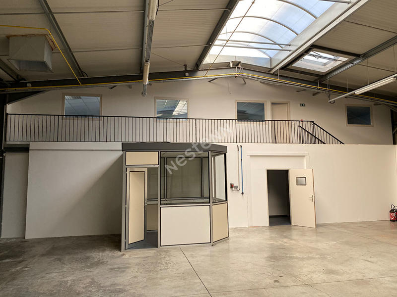 Local d'activité / Entrepôt - 1 250 m²