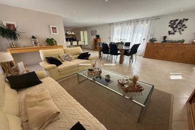 Villa - 152 m² - 5 pièces