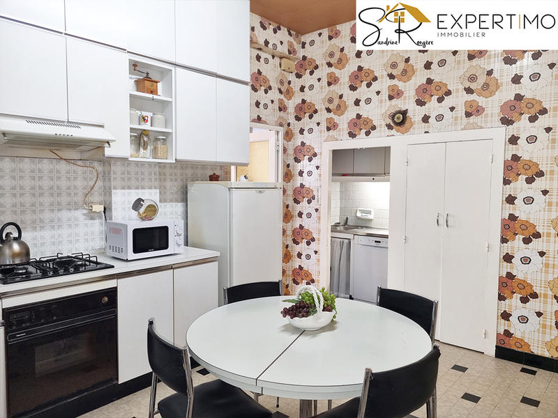 Maison - 228 m² - 9 pièces