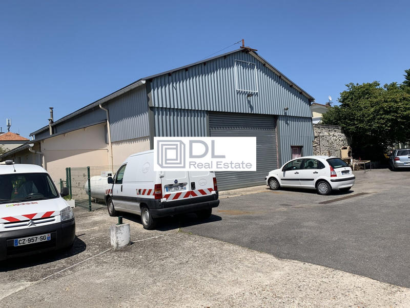 Entrepôt - 450 m²