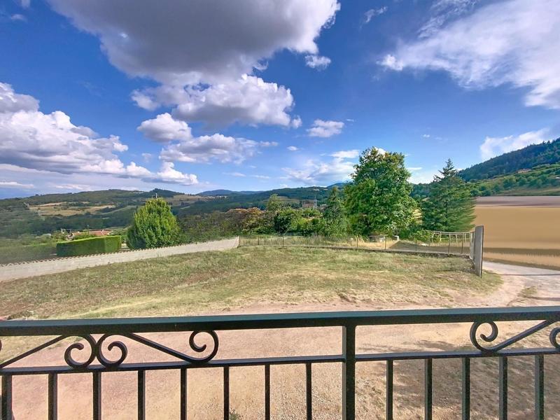 Maison - 84 m² - 8 pièces