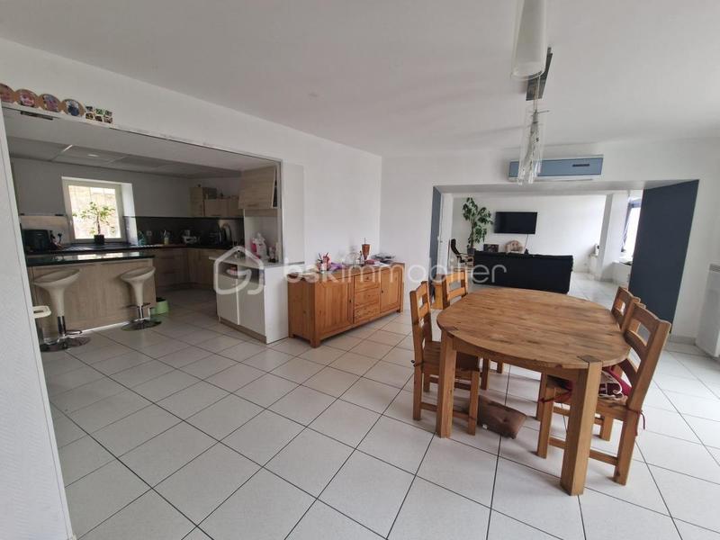 Maison - 271 m² - 9 pièces