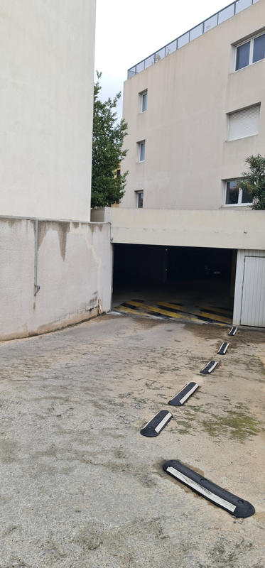 Parking / Garage - 10 m²