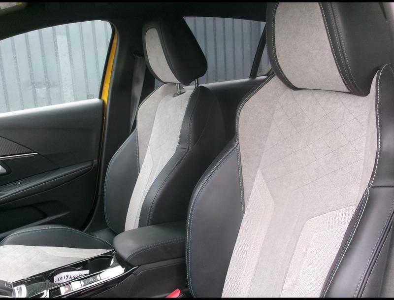 Peugeot 208 Ptech 100 Gt Pack Eat8