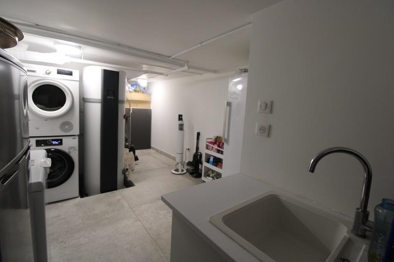 Maison contemporaine - 241 m² - 8 pièces