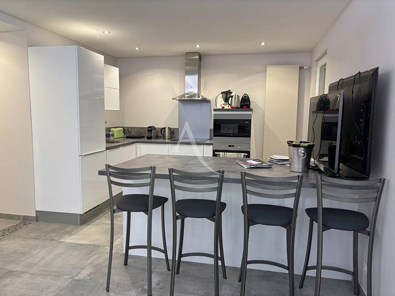 Maison - 156 m² - 8 pièces