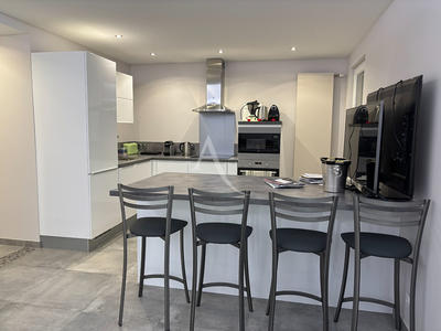 Maison - 156 m² - 8 pièces