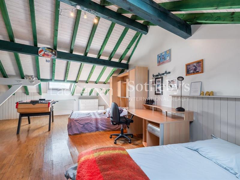 Maison - 286 m² - 7 pièces