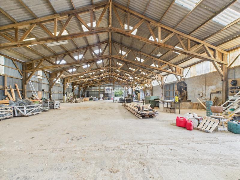 Maison traditionnelle - 165 m² - 8 pièces