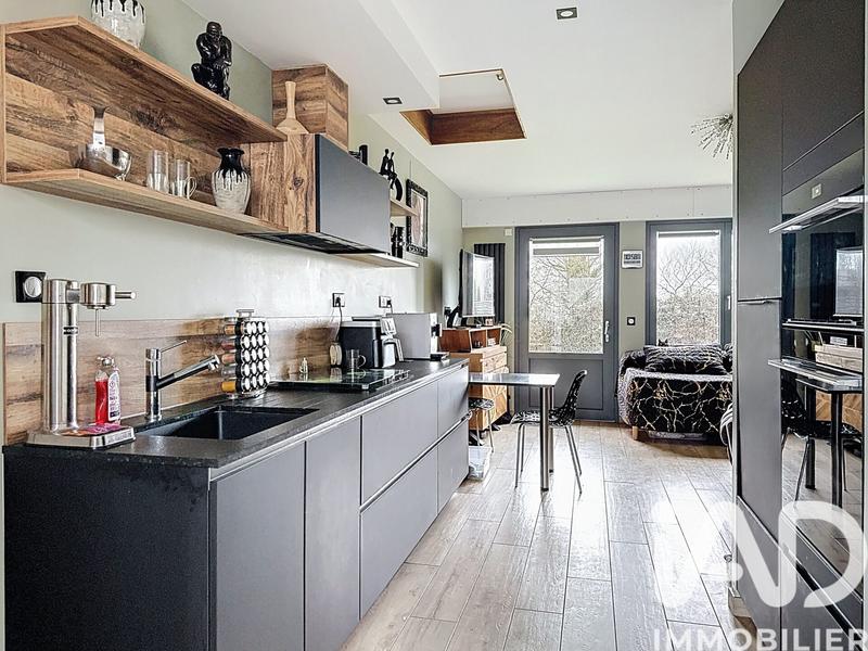 Maison - 220 m² - 7 pièces