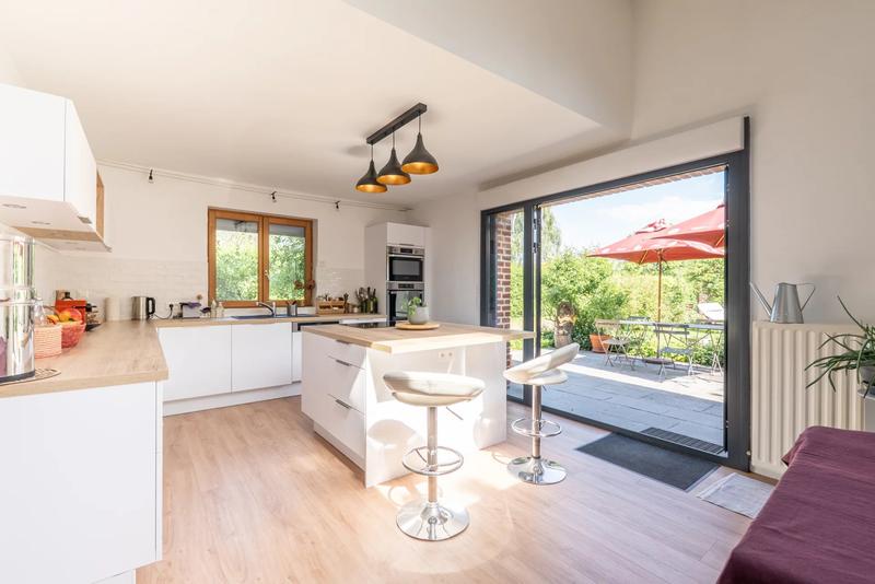 Maison - 246 m² - 8 pièces