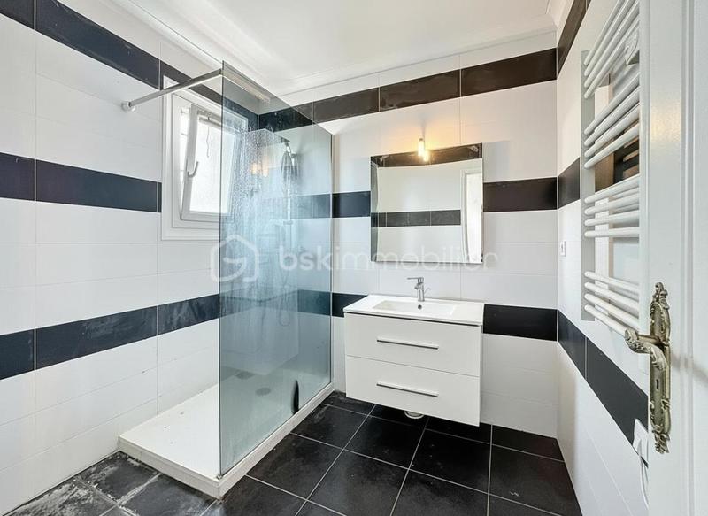 Villa - 210 m² - 6 pièces