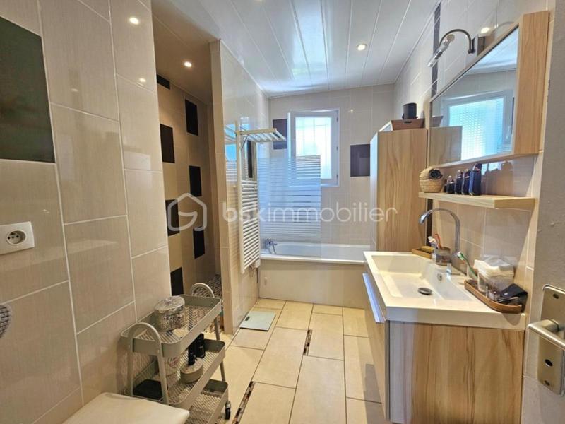 Pavillon - 140 m² - 6 pièces