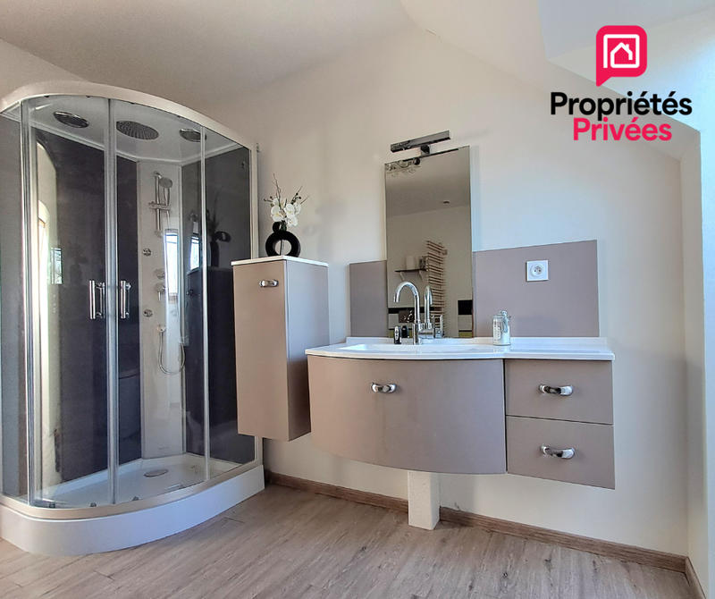 Maison - 225 m² - 6 pièces