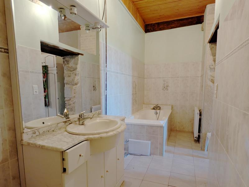 Maison en pierre - 268 m² - 7 pièces