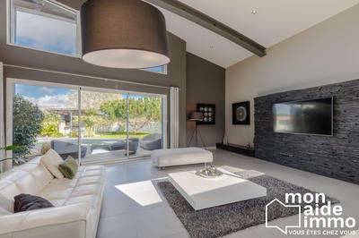 Maison contemporaine - 252 m² - 7 pièces