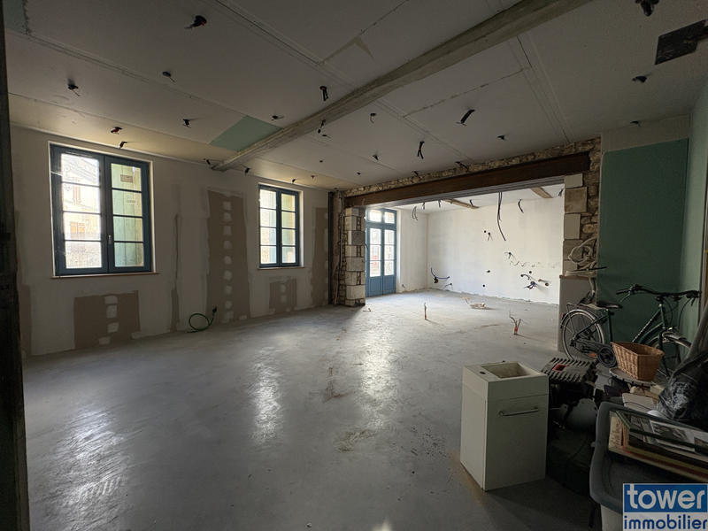 Maison de village - 307 m² - 7 pièces