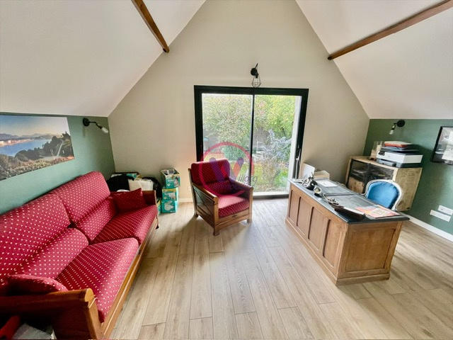 Maison - 260 m² - 10 pièces