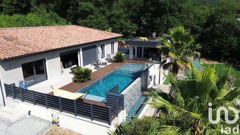 Maison - 158 m² - 5 pièces