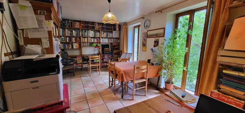 Maison - 300 m² - 12 pièces