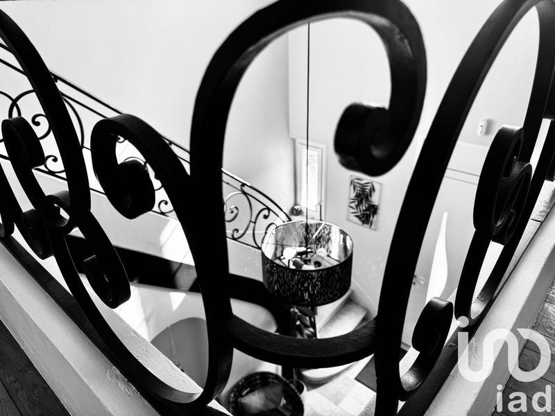 Maison - 211 m² - 8 pièces