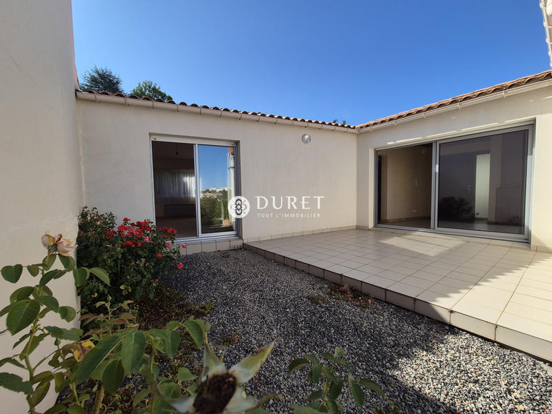 Maison traditionnelle - 220 m² - 5 pièces