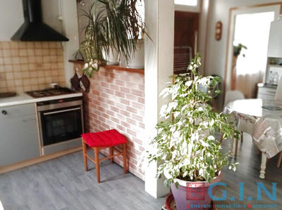 Maison - 80 m² - 4 pièces