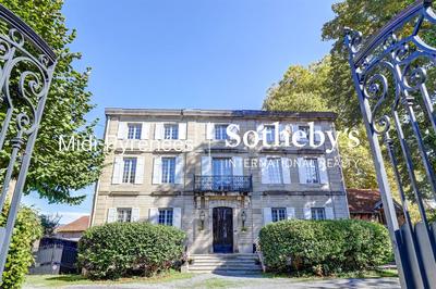 Maison - 620 m² - 15 pièces