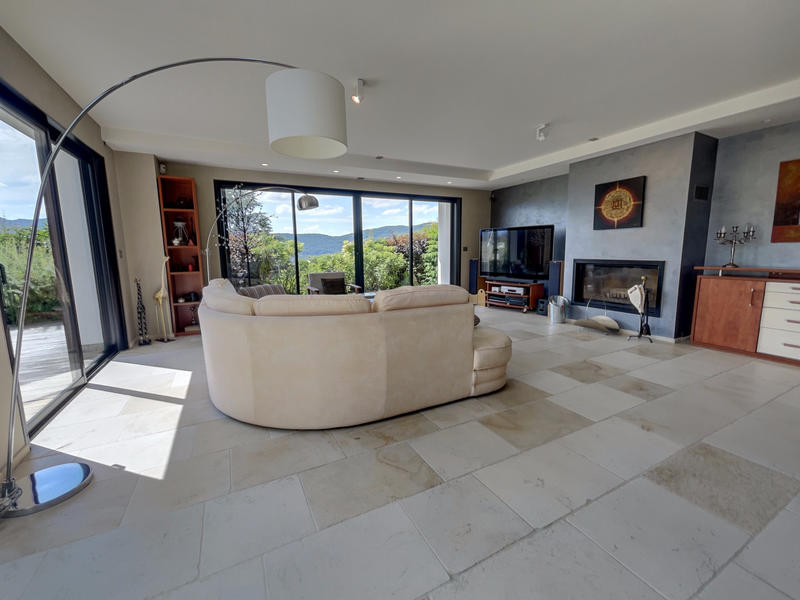 Villa - 231 m² - 6 pièces