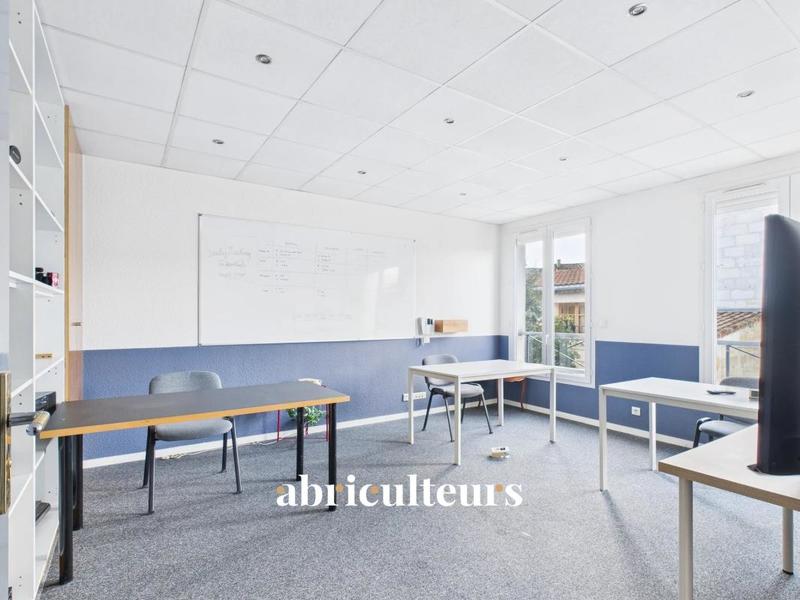 Bureau - 99 m² - 4 pièces