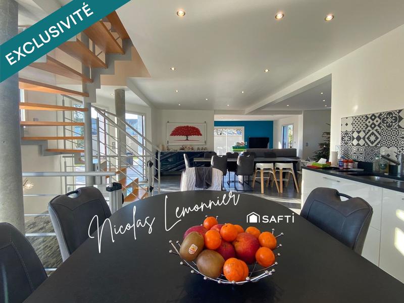 Maison - 240 m² - 6 pièces