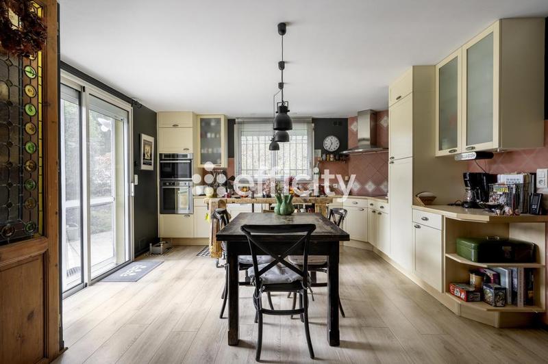 Maison - 152 m² - 6 pièces