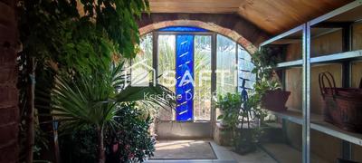 Maison - 240 m² - 8 pièces