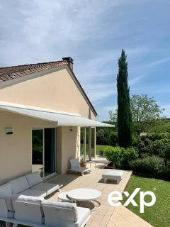 Maison - 204 m² - 5 pièces