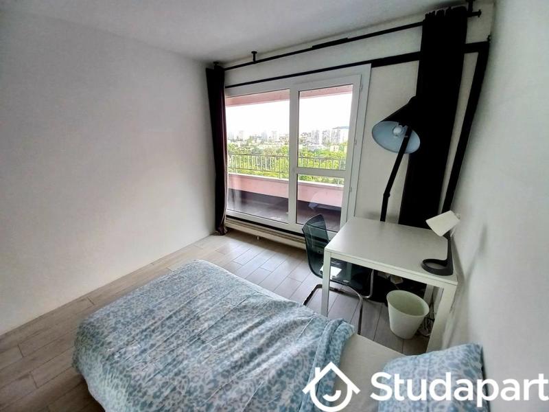 Chambre - 11 m² - 1 pièce