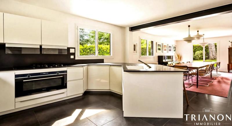 Maison - 307 m² - 10 pièces